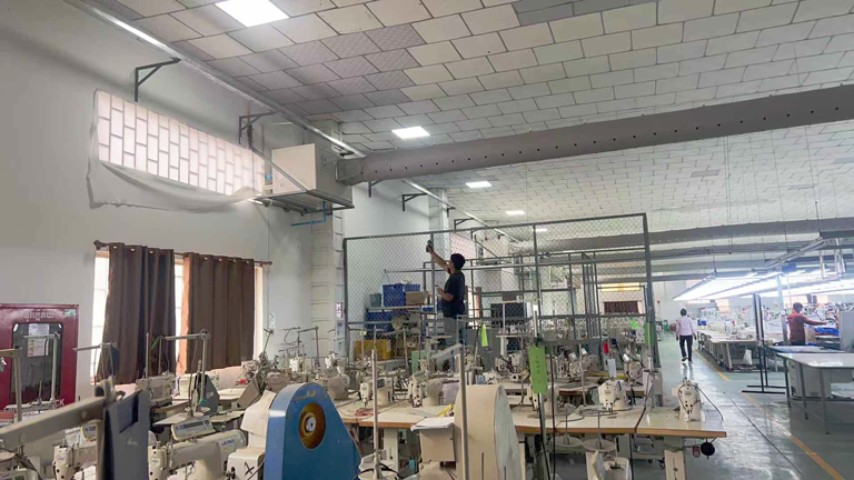 制衣廠區域崗位降溫，應用蒸發冷省電空調-臥式管道空調機組